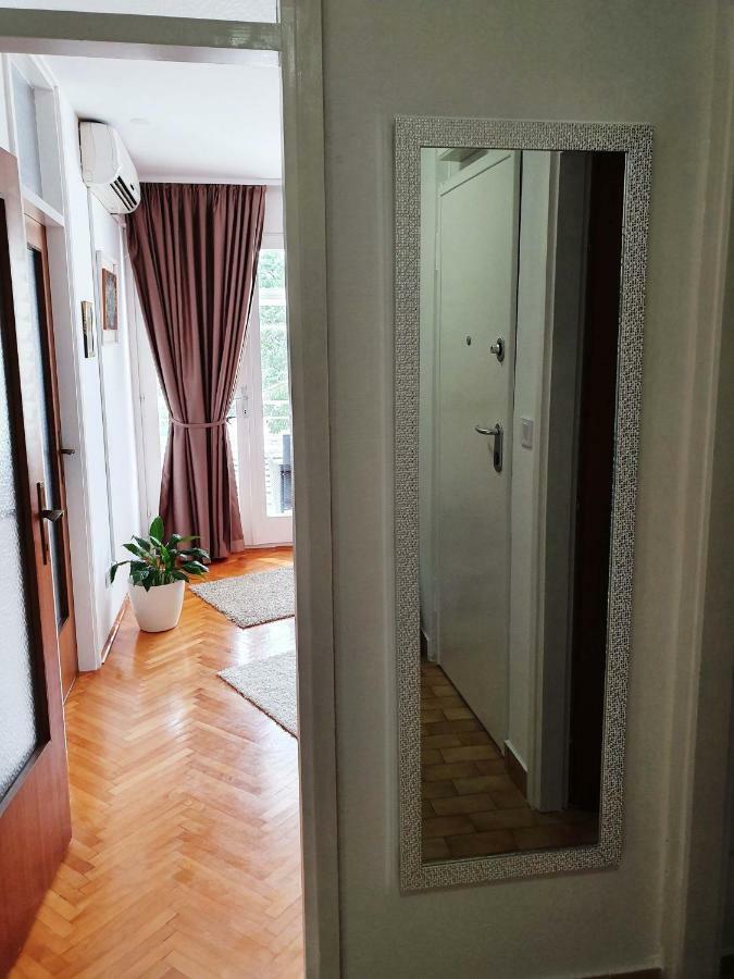 Apartment Dina Omiš Exterior foto